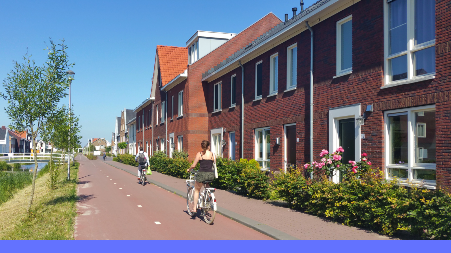 huizen met fietspad voor de deur