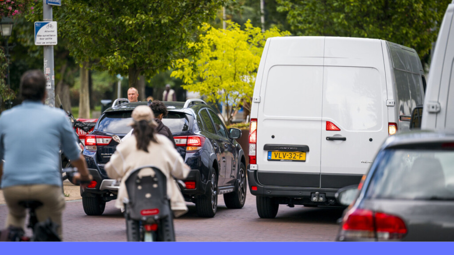 druk verkeer in de stad