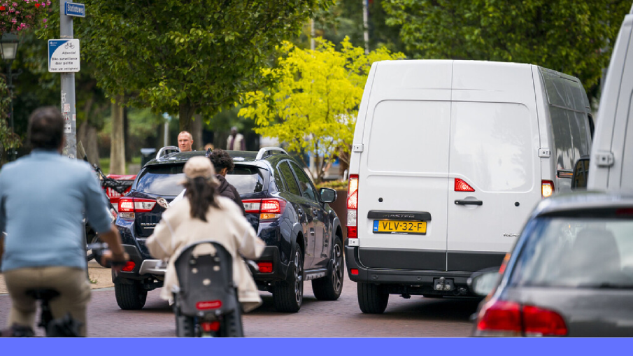 druk verkeer in de stad