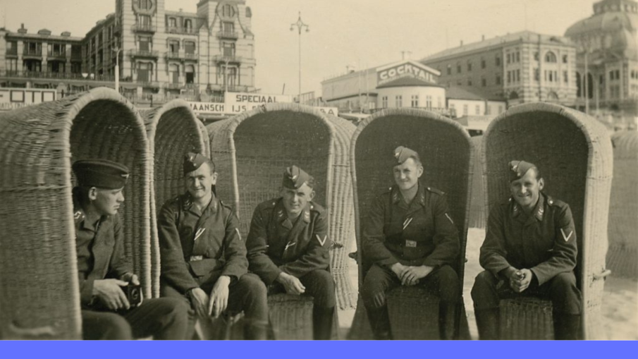 duitse militairen in badstoelen in scheveningen