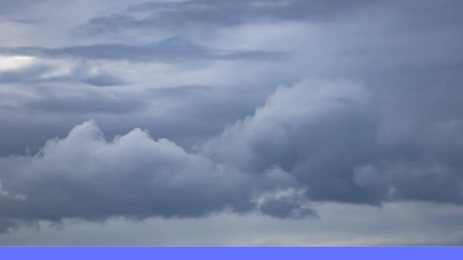 grijze wolken