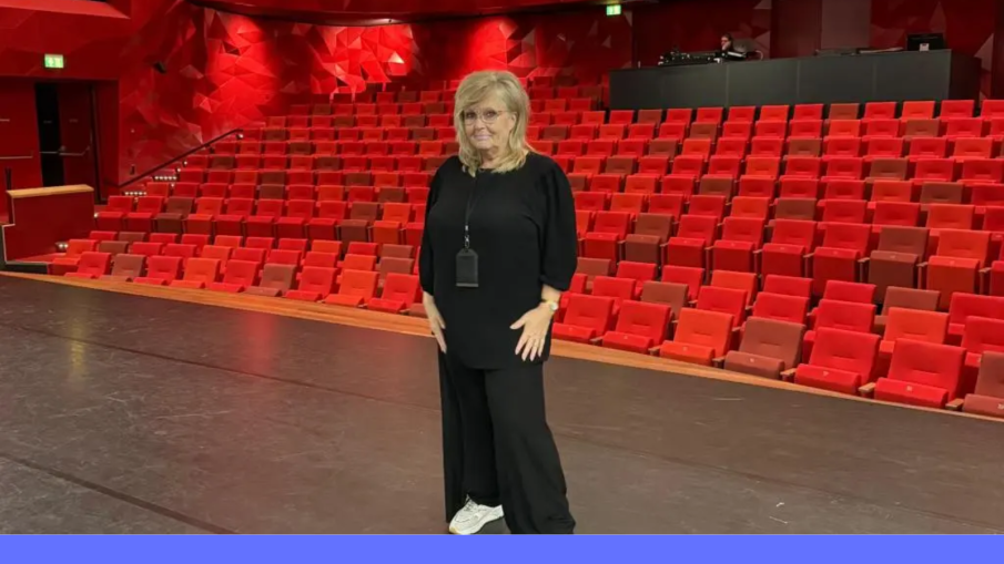tineke in het theate