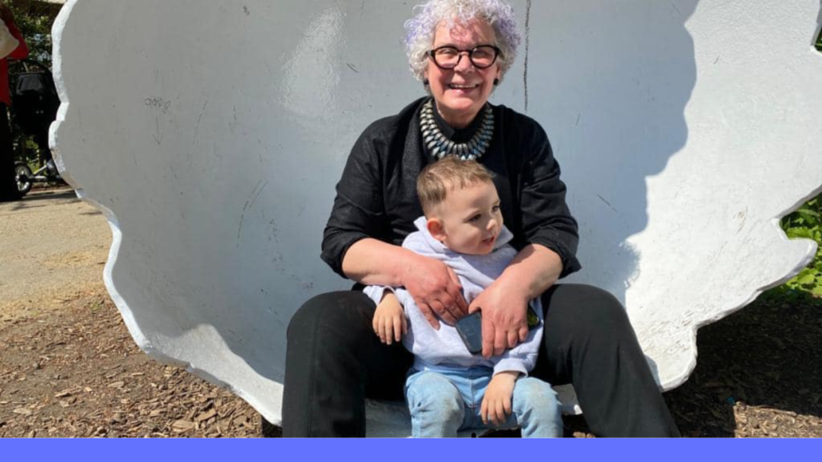 ellen verkoelen met kleinkind