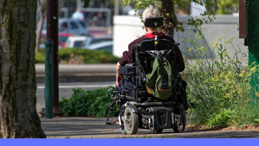 persoon in rolstoel