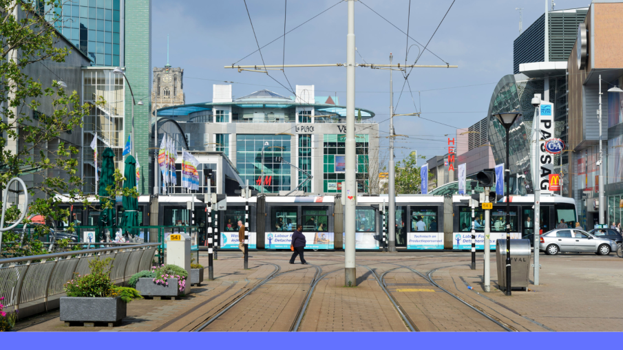tram in de stad