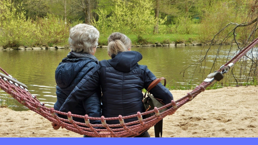 twee dames bij riviertje