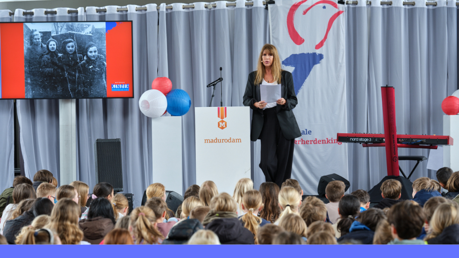 Isa Hoes op Verhalendag 2024 © Michael Graste