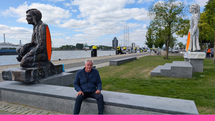 Jan Willem Cleijpool bij het Razzia Monument
