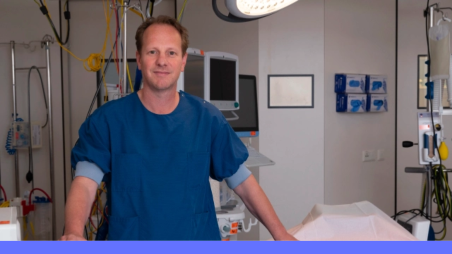 Kees van der Vlies, trauma - en brandwondenchirurg in het Brandwondencentrum van het Maasstad Ziekenhuis