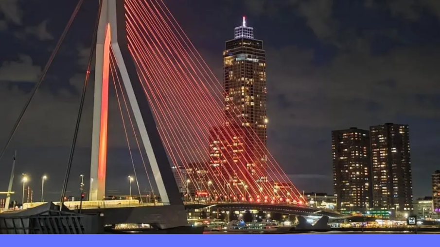 erasmusbrug oranje